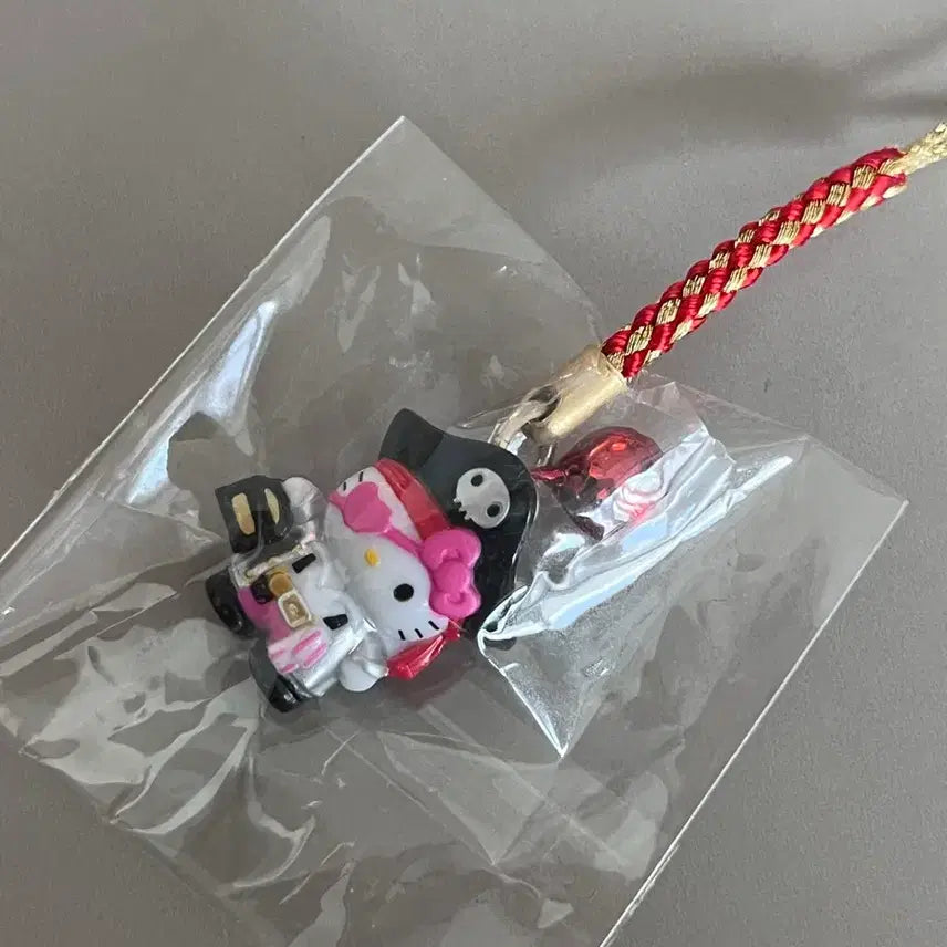 [BUNJANG] Hello Kitty Pirate Strap (Sealed) / (미개봉) 키티스트랩 해적