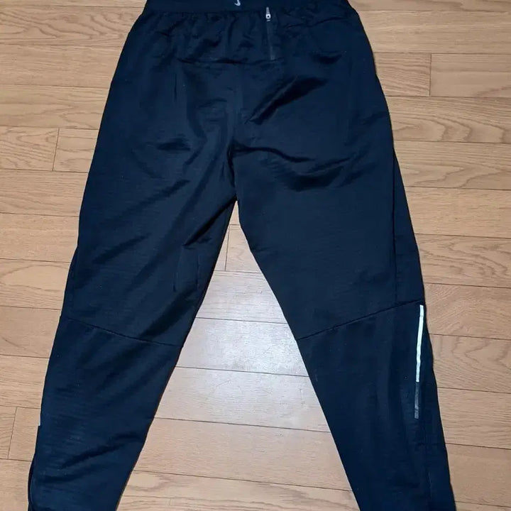 [BUNJANG] Nike Dri-FIT Phenom Essential Running Jogger Pants / 나이키 드라이핏 페놈 에센셜 러닝 조거 팬츠 (75/S)
