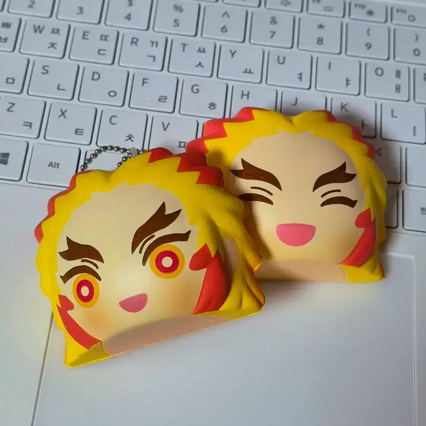 [BUNJANG] Demon Slayer Kyojuro Rengoku Squishy Keychain / 귀멸의 칼날 렌고쿠 스퀴시 스쿼시 말랑이 키링팝니다