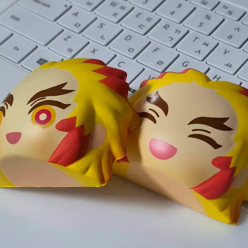 [BUNJANG] Demon Slayer Kyojuro Rengoku Squishy Keychain / 귀멸의 칼날 렌고쿠 스퀴시 스쿼시 말랑이 키링팝니다