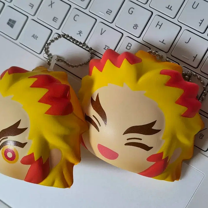 [BUNJANG] Demon Slayer Kyojuro Rengoku Squishy Keychain / 귀멸의 칼날 렌고쿠 스퀴시 스쿼시 말랑이 키링팝니다