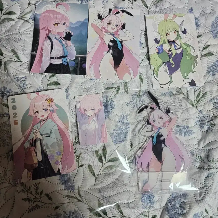 [BUNJANG] Blue Archive Hoshino Sealed Acrylic Stand + Postcard Bundle / 블루아카이브 호시노 미개봉 아크릴스탠드+엽서 일괄로 팝니다.