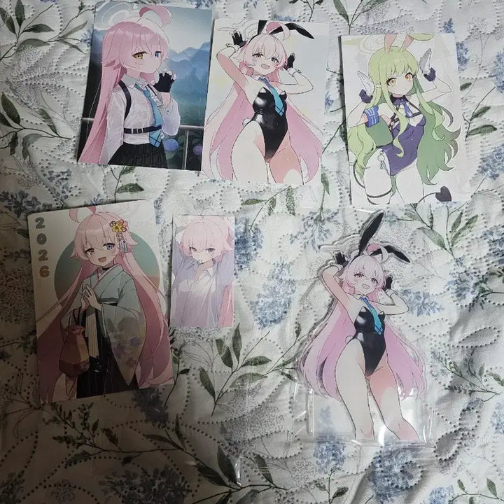 [BUNJANG] Blue Archive Hoshino Sealed Acrylic Stand + Postcard Bundle / 블루아카이브 호시노 미개봉 아크릴스탠드+엽서 일괄로 팝니다.