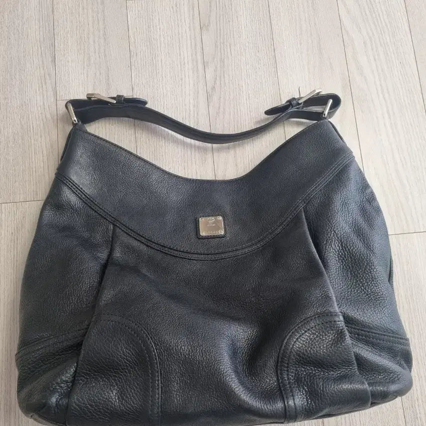 [BUNJANG] MCM Black Leather Shoulder Bag / MCM 블랙 레더 숄더백