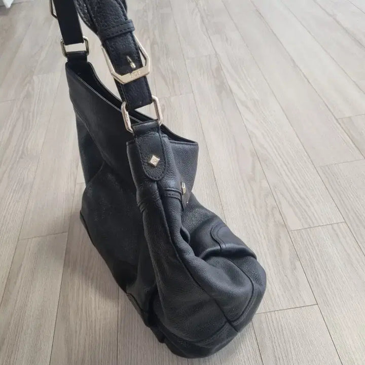 [BUNJANG] MCM Black Leather Shoulder Bag / MCM 블랙 레더 숄더백