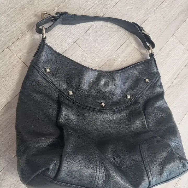[BUNJANG] MCM Black Leather Shoulder Bag / MCM 블랙 레더 숄더백