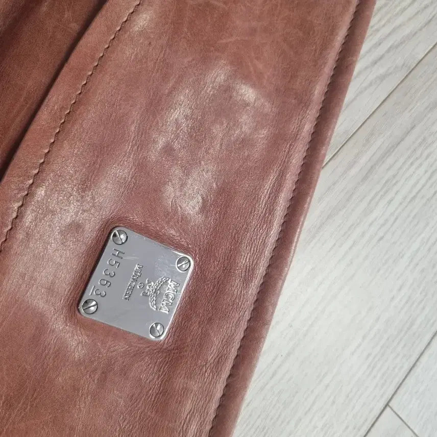 [BUNJANG] MCM Brown Leather Clutch Bag / MCM 브라운 가죽 클러치백