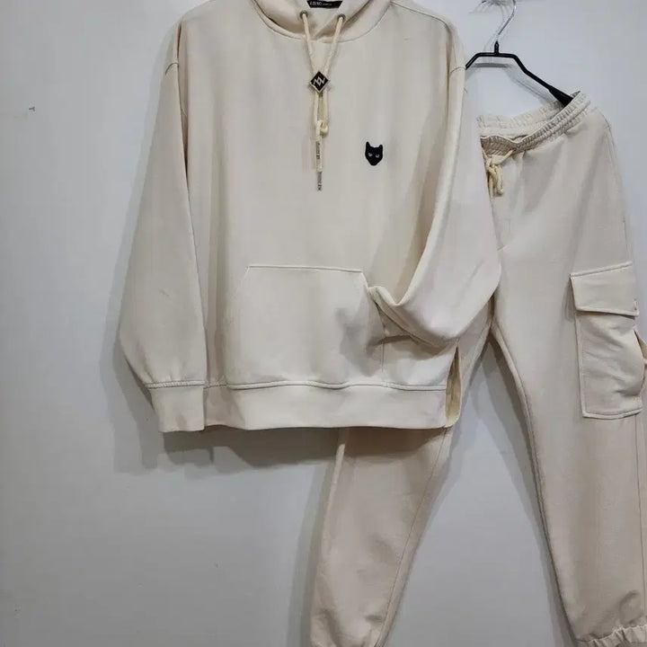 [BUNJANG] Zzero Songzio Cream Set-up Hoodie &amp; Cargo Jogger Pants / 지제로 송지오 크림색 셋업 세트