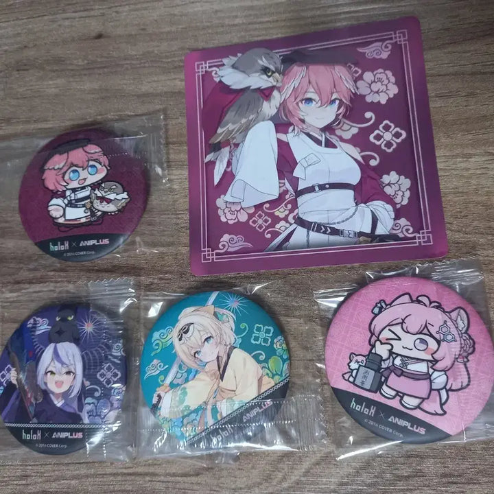 [BUNJANG] Hololive Aniplex Limited Edition Coaster &amp; Can Badge Set / 홀록스 애니플러스 한정굿즈 팝니다