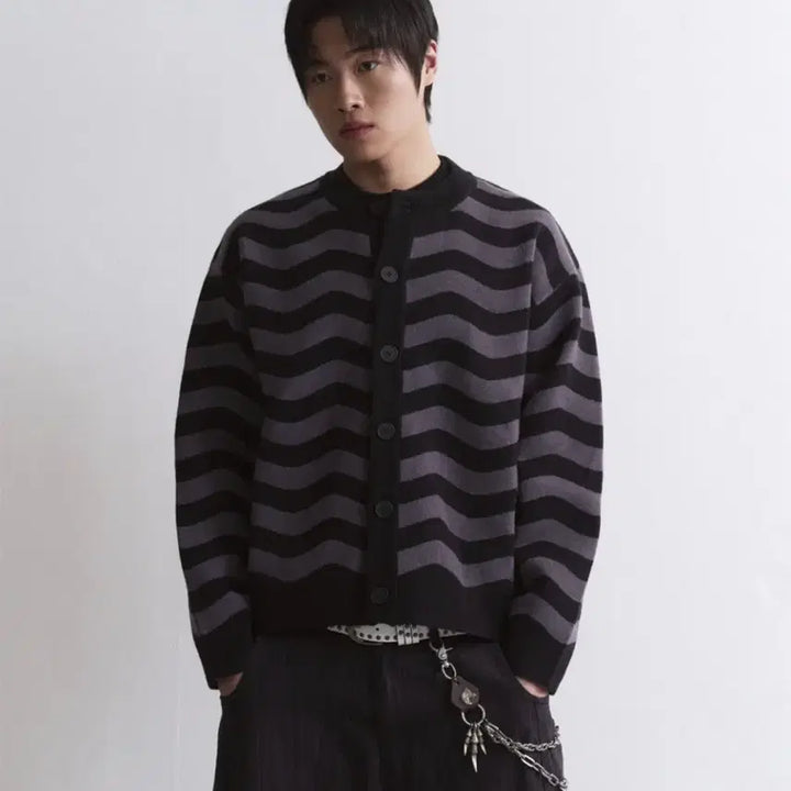 [BUNJANG] Untitled Seoul Stripe Wave Knit Cardigan Black / 원가8만) M 무신사 언타이틀 서울 스트라이프 웨이브 니트 가디건 블랙