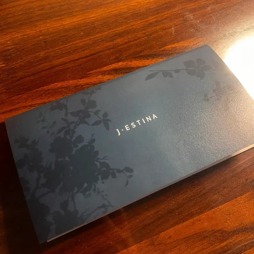 [BUNJANG] IU x J.ESTINA Celestia Photocard / (15000 내림 찐 최저 가입니다..) 아이유 제이에스티나  포토카드