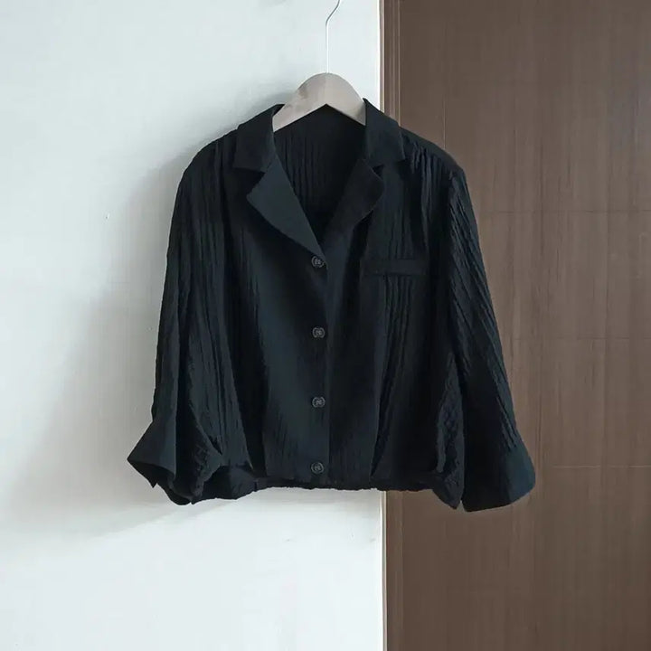 [BUNJANG] Black Cropped Shirt Blouse 77-88 / 크롭 셔츠형 블라우스 77~88초