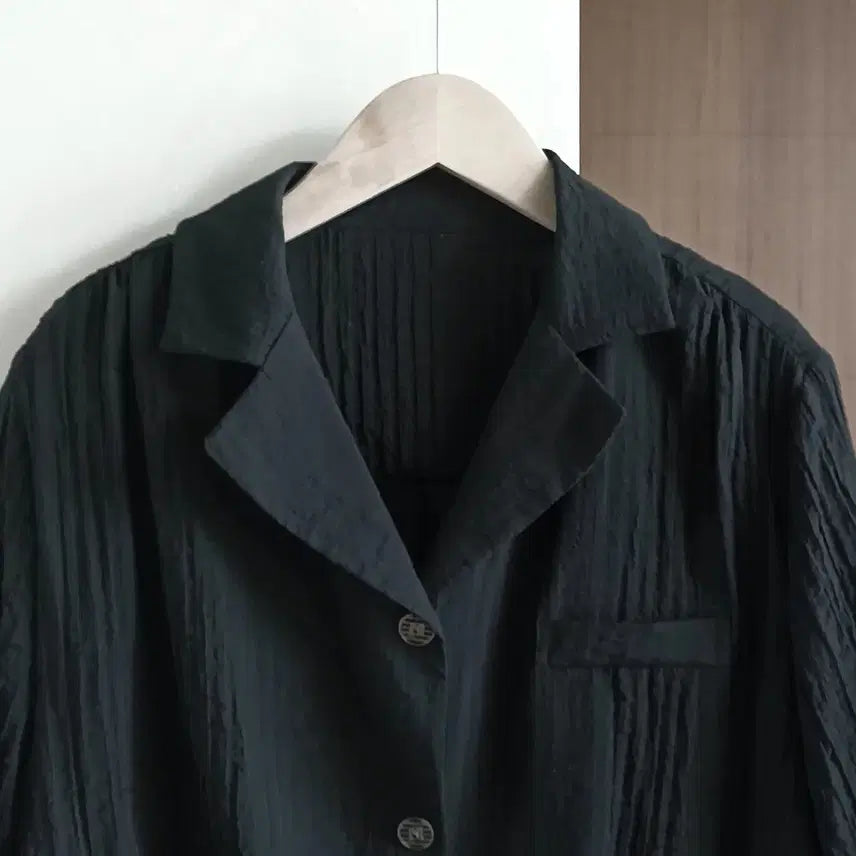 [BUNJANG] Black Cropped Shirt Blouse 77-88 / 크롭 셔츠형 블라우스 77~88초
