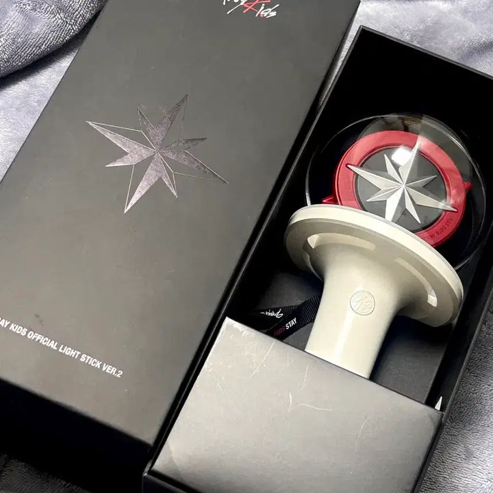 [BUNJANG] Stray Kids Official Light Stick Ver. 2 / Stray Kids 스트레이키즈 응원봉 ver.2