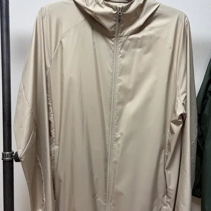 [BUNJANG] Uniqlo Pocketable UV Protection Windbreaker XL Green/Beige / 유니클로 포켓터블 UV 바람막이 XL 새상품