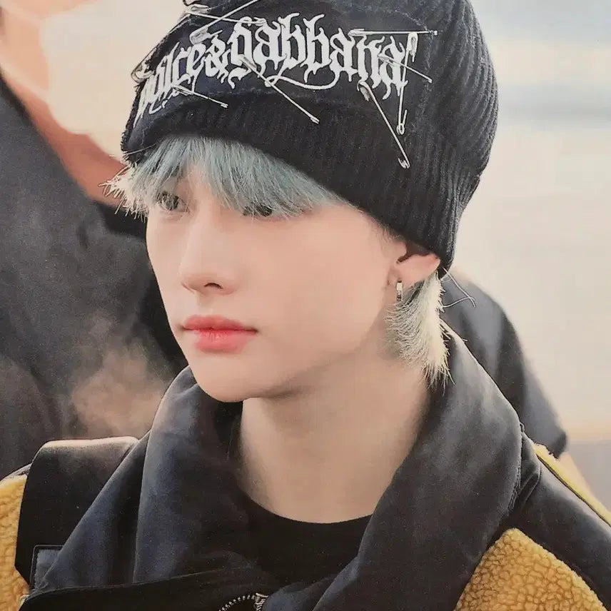 [BUNJANG] Stray Kids Hyunjin A3 Frame / 스키즈 현진 A3액자 양도
