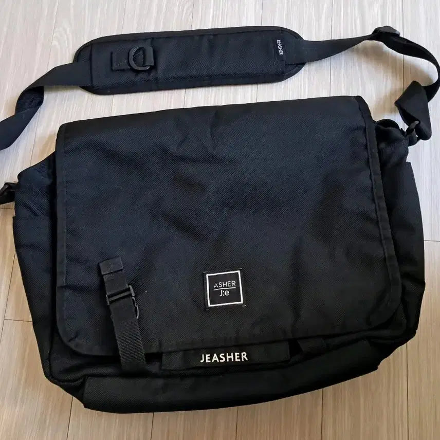 [BUNJANG] JEASHER Messenger Bag Black Laptop Briefcase / 제이아셀(JEASHER) 검정색 메신저백 노트북 서류가방