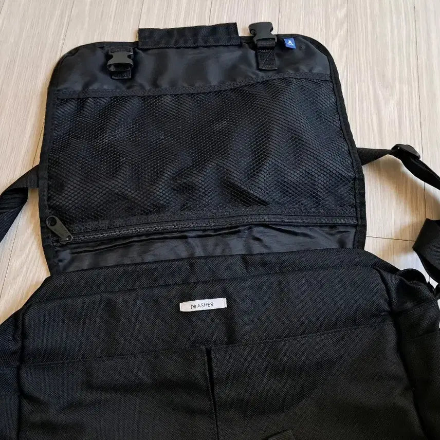 [BUNJANG] JEASHER Messenger Bag Black Laptop Briefcase / 제이아셀(JEASHER) 검정색 메신저백 노트북 서류가방