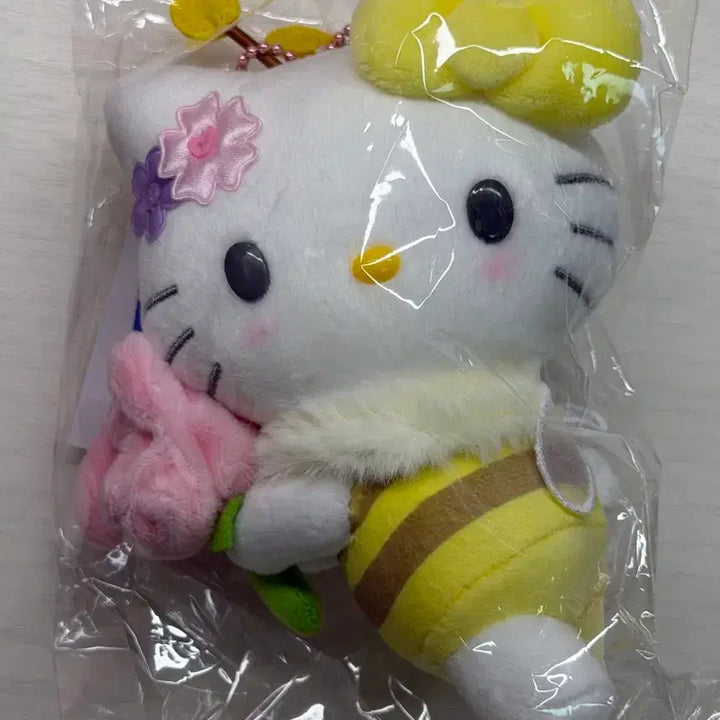 [BUNJANG] Sanrio "Honeybee Lover" Mascot Hello Kitty Usahana / 산리오 꽃을 사랑하는 꿀벌 마스코트 헬로키티 우사하나