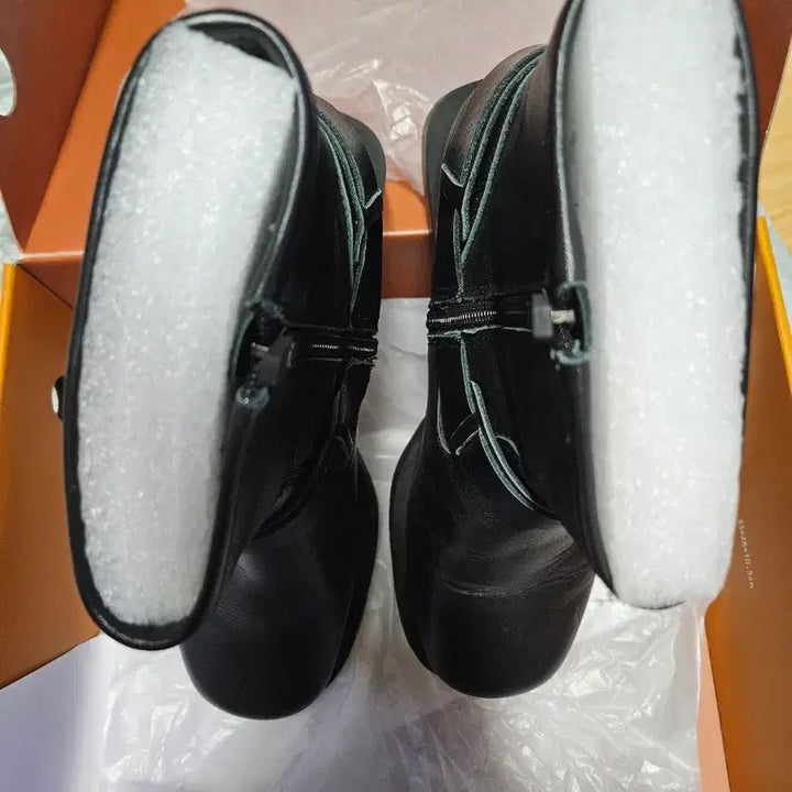 [BUNJANG] Magpie Clever Biker Ankle Boots / 바이커 앵클부츠
