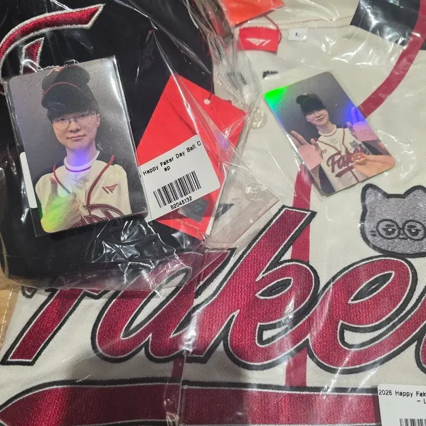 [BUNJANG] T1 Faker Day Commemorative Baseball Cap + Jersey + Photocard Set / T1 페이커 데이 기념 볼캡 + 유니폼 + 포토카드