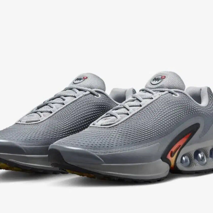 [BUNJANG] Nike Air Max DN Smoke Grey Sneakers (Size 280mm) / 나이키공홈 에어맥스DN스모크그레이 S급 280mm