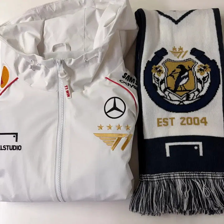 [BUNJANG] T1 2024 Worlds Uniform 4-Star Jacket (L) + 2024 MSI T1 Scarf Bundle / [L] 24티원 월즈 유니폼 4성 자켓+24 MSI 티원 머플러