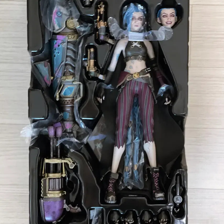 [BUNJANG] Hot Toys Jinx Figure / 핫토이 징크스 판매합니다.