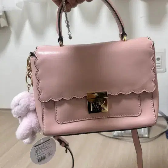 [BUNJANG] Michael Kors Pink Tote Bag with Rabbit Charm / Michael Kors 마이클코어스 핑크 토트백  가방 + 토끼 키링
