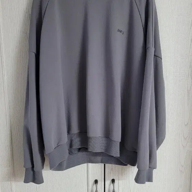 [BUNJANG] Juun.J 23FW Embroidered Sweatshirt Antique Silver M (105) / 준지 / 23FW 자수 맨투맨 앤틱실버 / M(105)