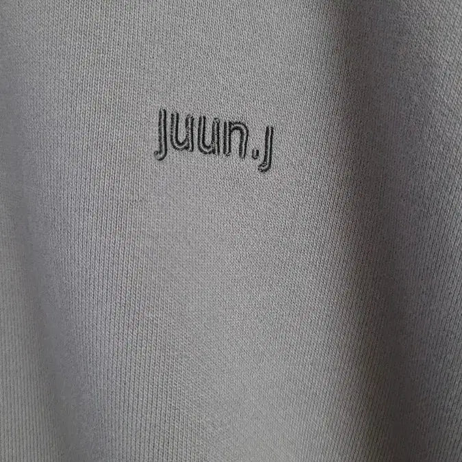 [BUNJANG] Juun.J 23FW Embroidered Sweatshirt Antique Silver M (105) / 준지 / 23FW 자수 맨투맨 앤틱실버 / M(105)