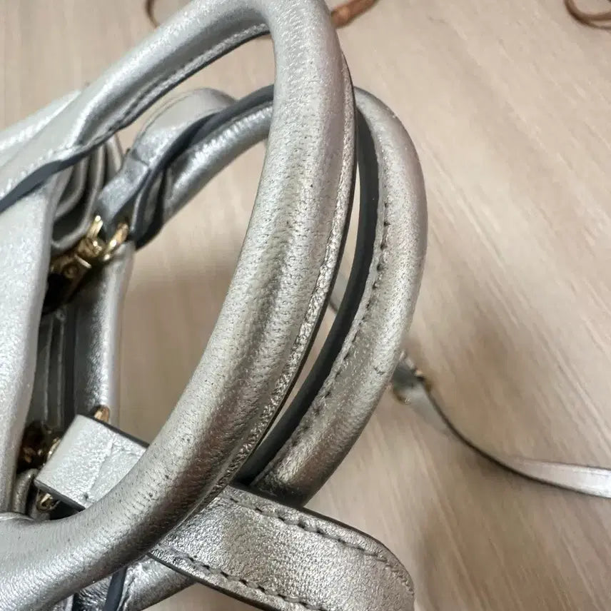 [BUNJANG] Juicy Couture Silver Mini Tote Bag / Juicy Couture  쥬시꾸뛰르 실버 미니 토트백
