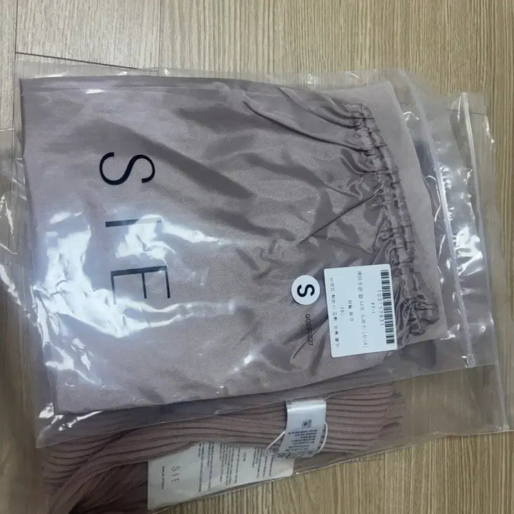 [BUNJANG] Sie Apron Short Sleeve Knit Dress Pale Pink / [새상품/무배] 시에 sie 에이프런 반팔 니트 원피스 페일 핑크