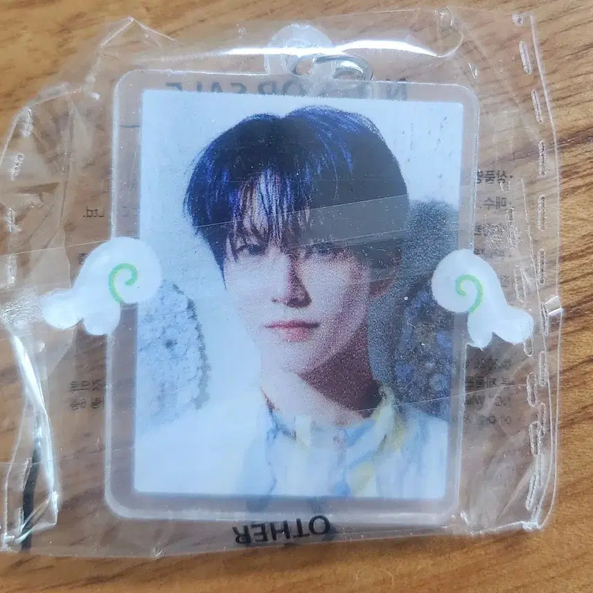 [BUNJANG] NCT WISH Seven Eleven Melon Pop Keyring Jaehee Eros / 엔시티위시 세븐일레븐 멜론팝 키링 재희 에로스