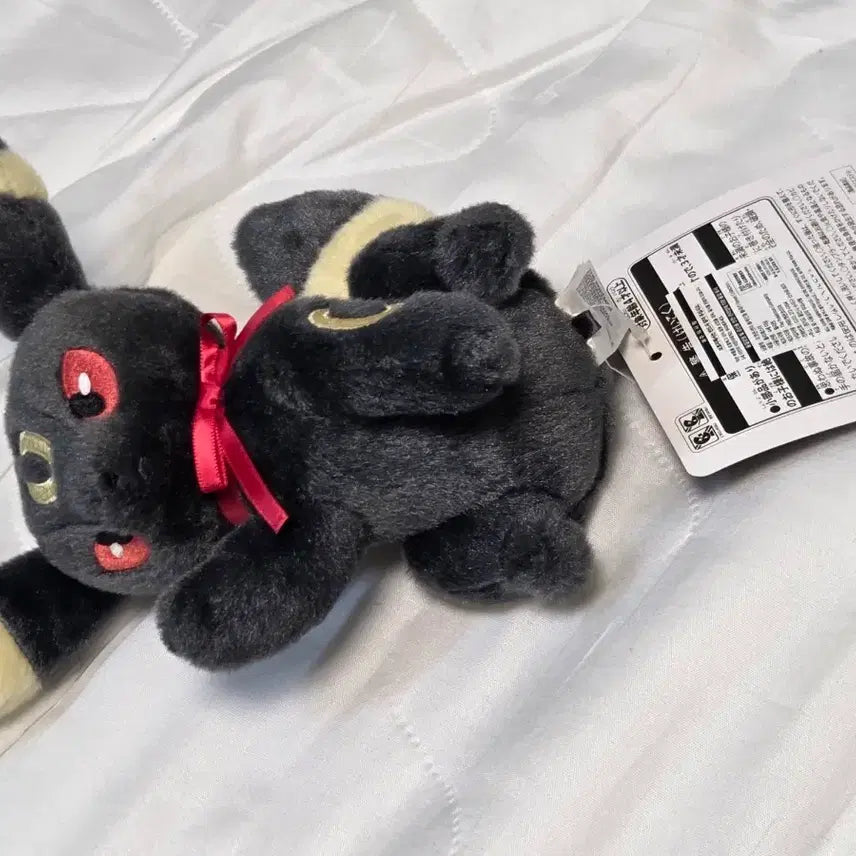 [BUNJANG] Pokemon Center Official Umbreon High Five Plush / 포켓몬스터 블래키 하이파이브 인형 포켓몬센터 공식 인형(급처)