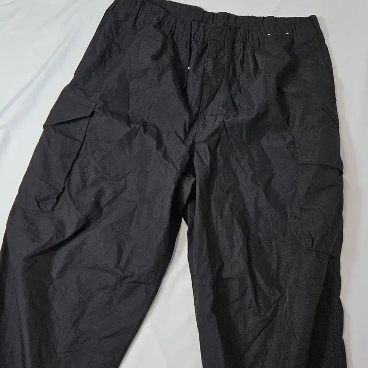 [BUNJANG] Uniqlo U Japanese Edition Wide Parachute Cargo String Woven Pants XL / 유니클로U 일본판 와이드 파라슈트 카고스트링 우븐팬츠 바지 XL