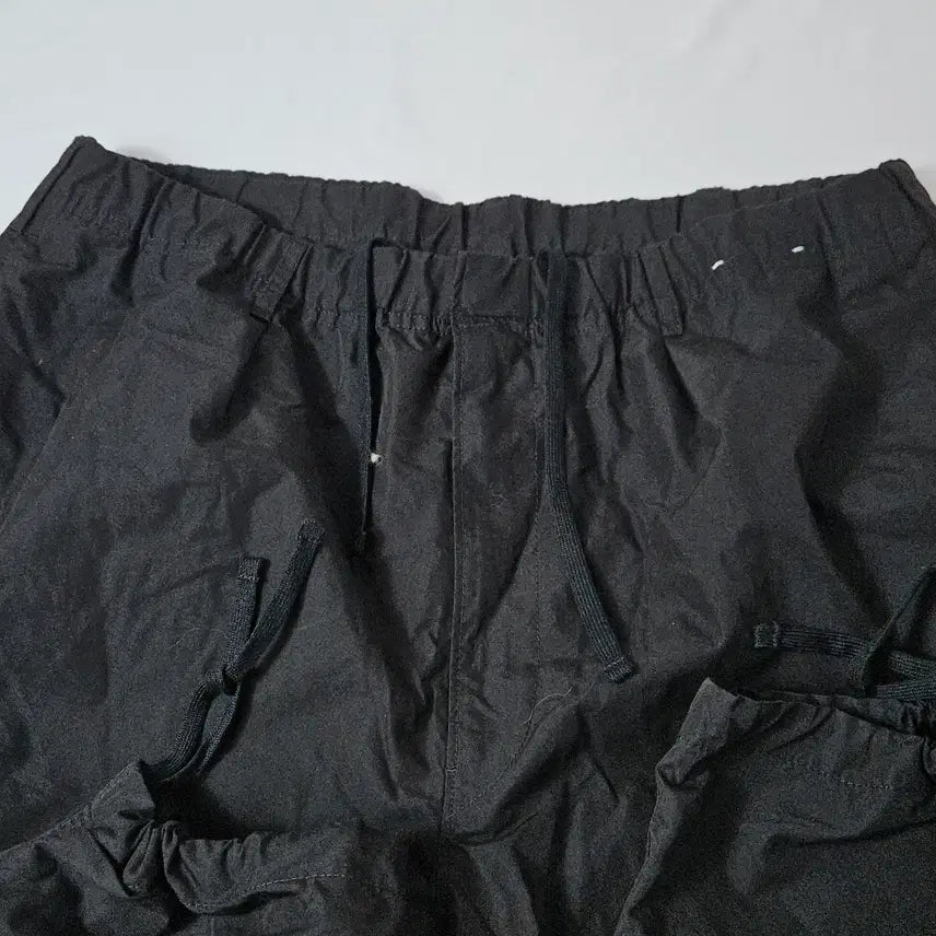 [BUNJANG] Uniqlo U Japanese Edition Wide Parachute Cargo String Woven Pants XL / 유니클로U 일본판 와이드 파라슈트 카고스트링 우븐팬츠 바지 XL