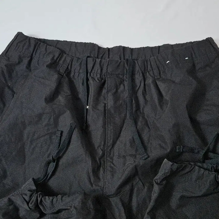 [BUNJANG] Uniqlo U Japanese Edition Wide Parachute Cargo String Woven Pants XL / 유니클로U 일본판 와이드 파라슈트 카고스트링 우븐팬츠 바지 XL