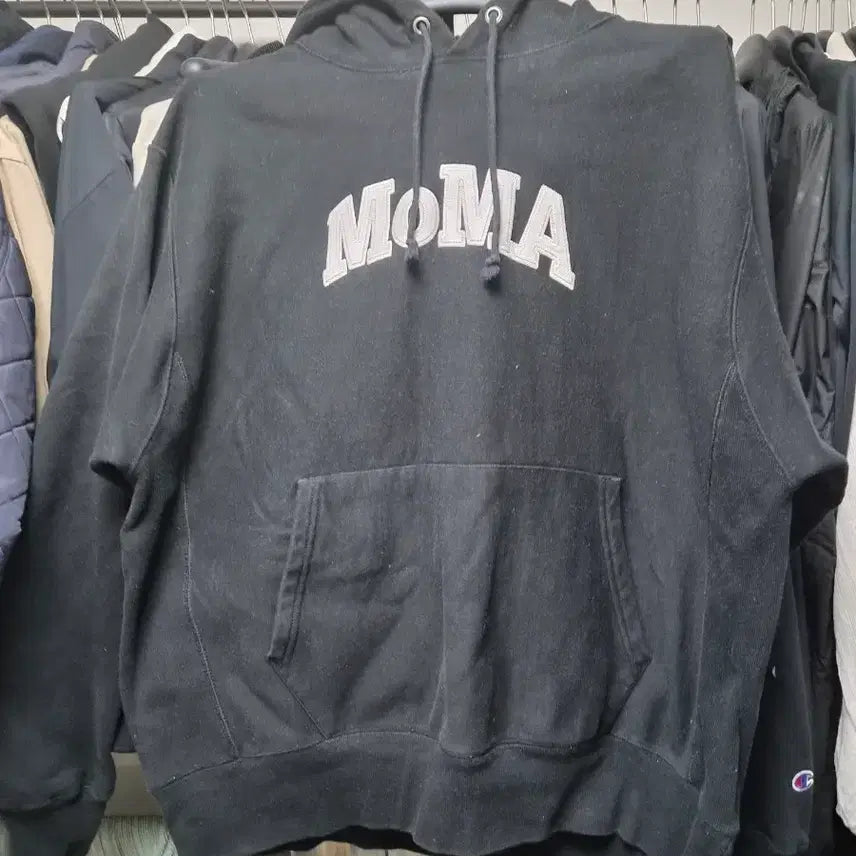 [BUNJANG] Champion MoMA Collaboration Hoodie Black / 챔피온 MoMA 후드티 블랙