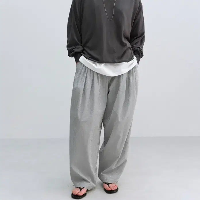 [BUNJANG] Mundal Light V-Neck Knit Charcoal / 문달 Light V-Neck Knit in Charcoal 브이넥 니트