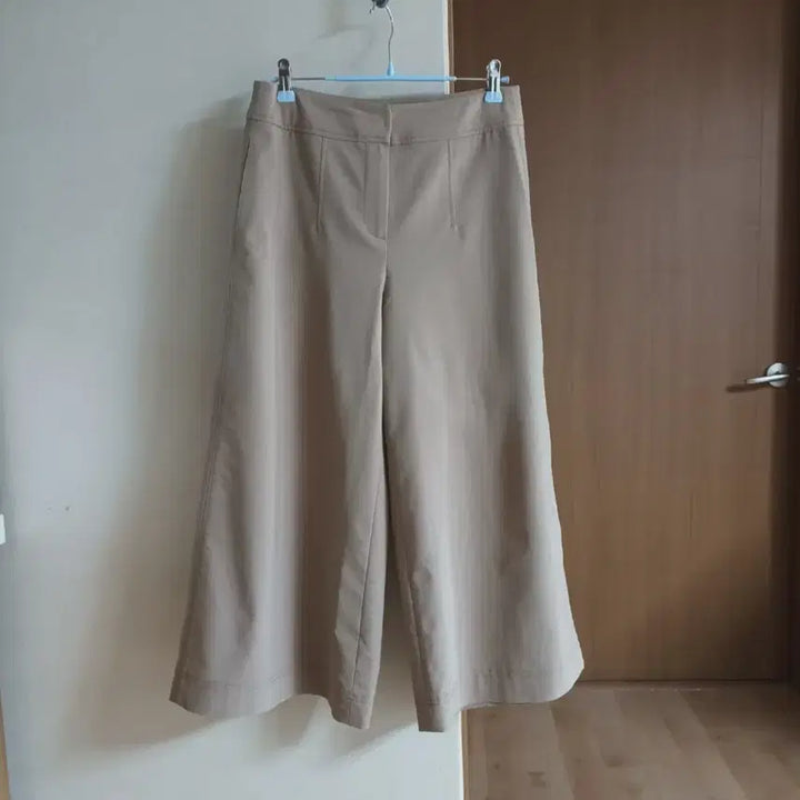 [BUNJANG] On&amp;On Beige Rayon Blend Wide Leg 8-Part Pants / 온앤온 와이드 8부 팬츠