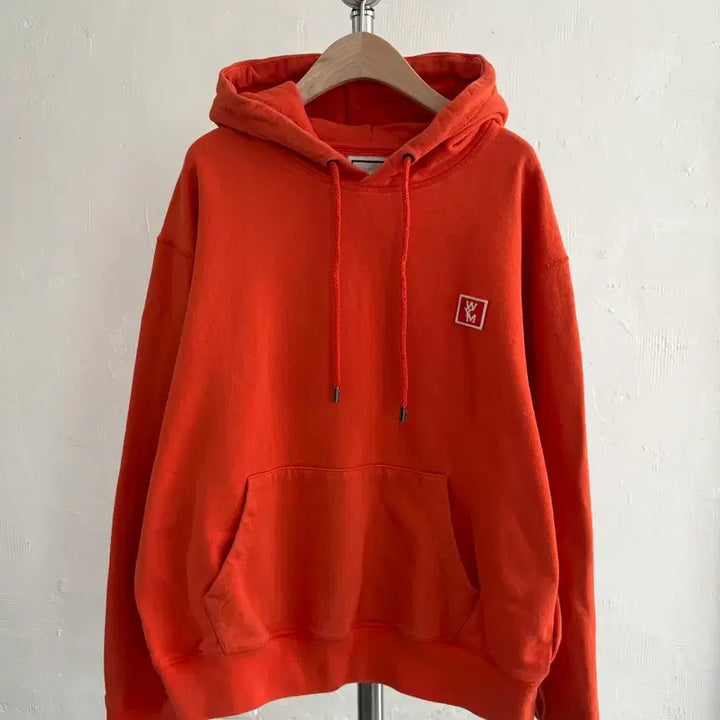 [BUNJANG] Wooyoungmi Orange Back Logo Hoodie / Wooyoungmi 우영미 오렌지 컬러 백 로고 후드티