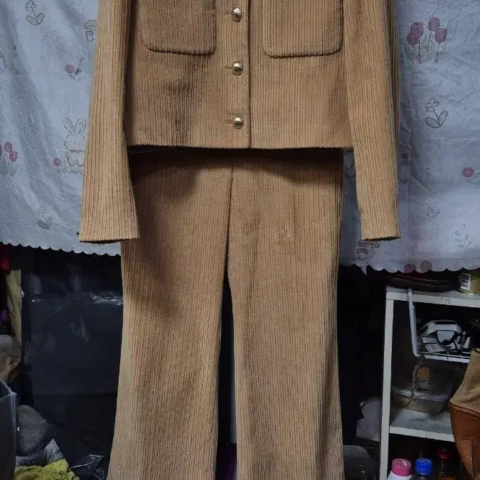 [BUNJANG] MOJO. S. SPHIN 2023 Corduroy Short Jacket &amp; Wide Pants Suit Set / 모조에스핀   2023년   정장셋업( 숏 자켓+와이드 바지) : 최저가