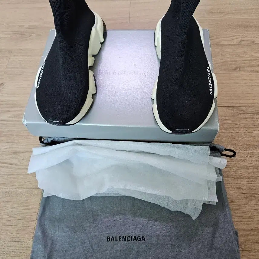 [BUNJANG] Balenciaga Speedrunner Sneakers (Size 37/235) / (정품/풀박스)발렌시아가(Balenciaga)스피드러너 37(235)