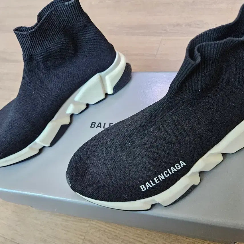 [BUNJANG] Balenciaga Speedrunner Sneakers (Size 37/235) / (정품/풀박스)발렌시아가(Balenciaga)스피드러너 37(235)