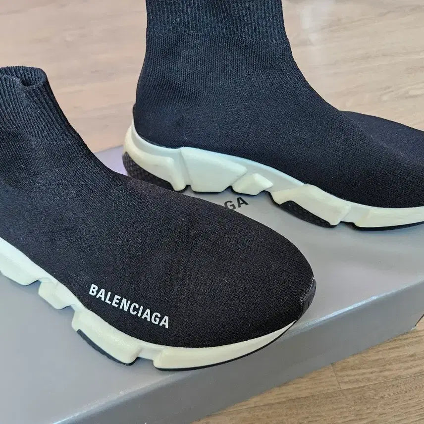 [BUNJANG] Balenciaga Speedrunner Sneakers (Size 37/235) / (정품/풀박스)발렌시아가(Balenciaga)스피드러너 37(235)