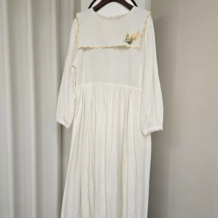 [BUNJANG] Avek de Fleurs Mimosa Dress Ivory / 아벡데플뢰르 미모사 드레스 / 미미부티크 롱원피스