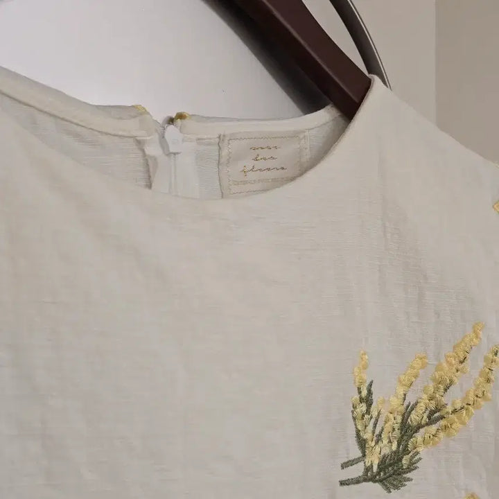 [BUNJANG] Avek de Fleurs Mimosa Dress Ivory / 아벡데플뢰르 미모사 드레스 / 미미부티크 롱원피스