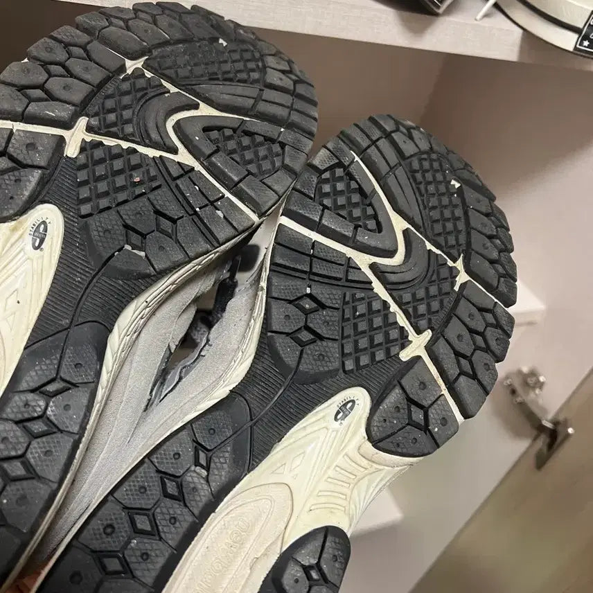 [BUNJANG] New Balance 2002RC Gray Sneakers Size 260 / 뉴발란스 2002RC 260사이즈 운동화