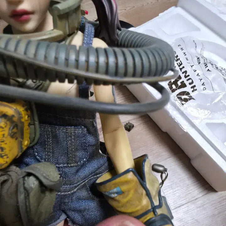 [BUNJANG] Blitzway Doctor Bee 1/6 Scale Figure / 블리츠웨이 닥터비비 피규어 1/6 스케일 팝니다.